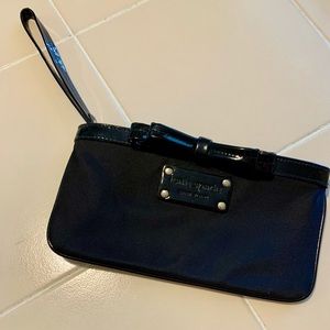 👛 Kate Spade wristlet 🤩